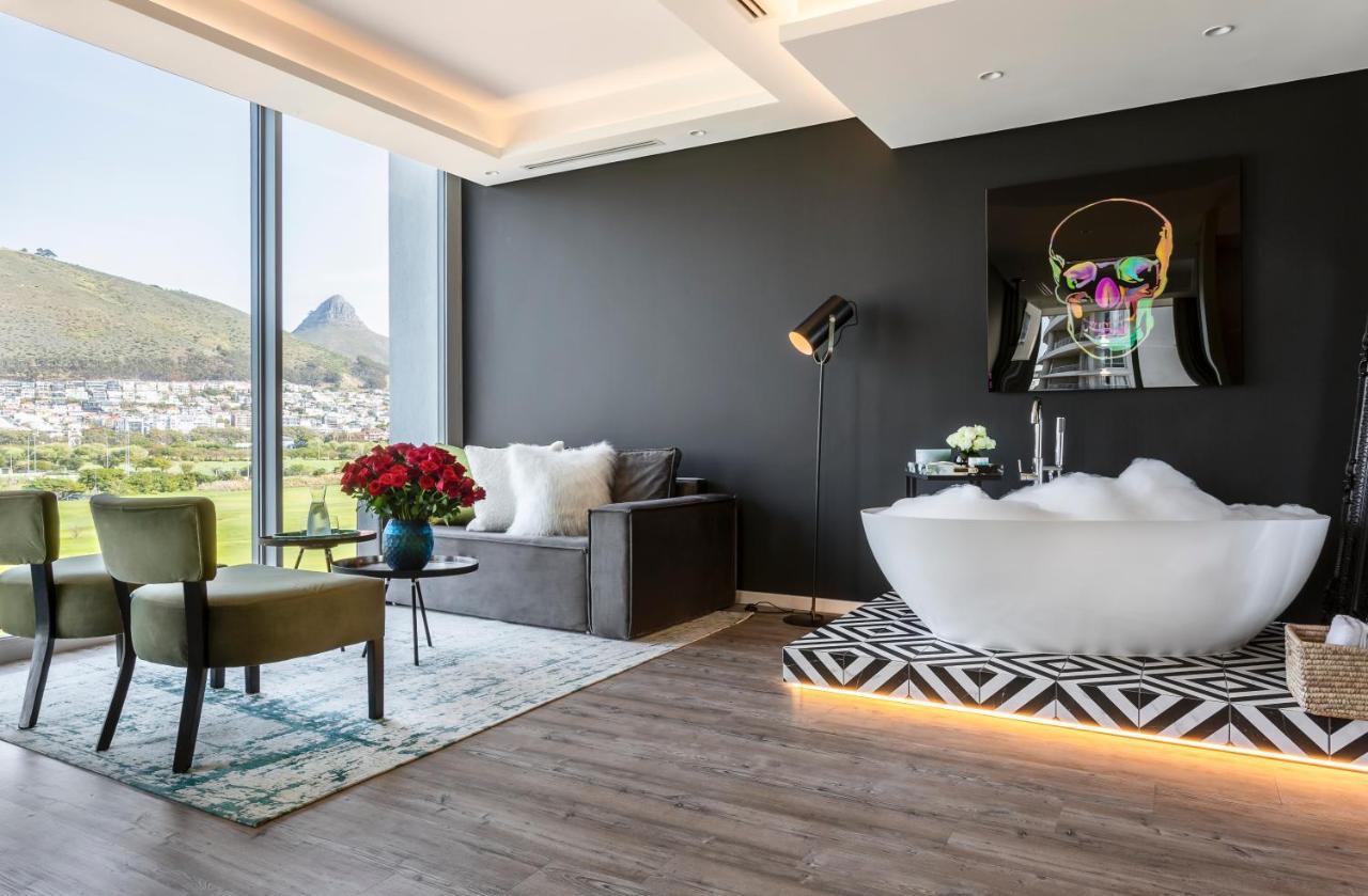 O' Two Hotel Cape Town Bagian luar foto